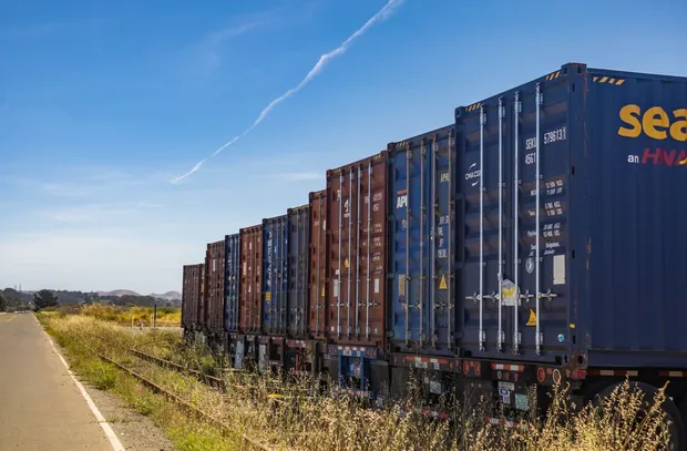 Train de conteneurs, transport ferroviaire de marchandises